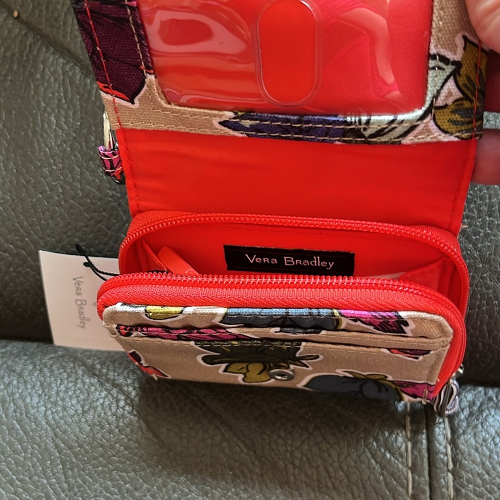Vera Bradley lighten up RFID Floral Canvas card case - Picture 5 of 6